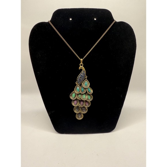 The Unbranded Brand Jewelry - Vintage Peacock Pendant Necklace – Gold Tone Statement Jewelry